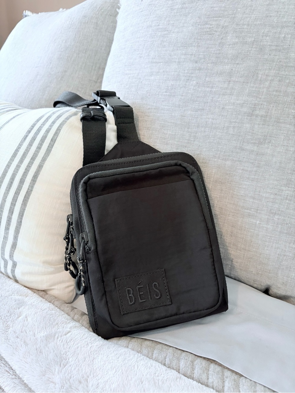 BEIS The Sport Sling in Black